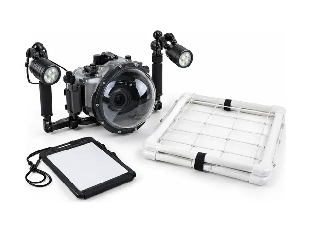 Underwater survey camera and quadrats